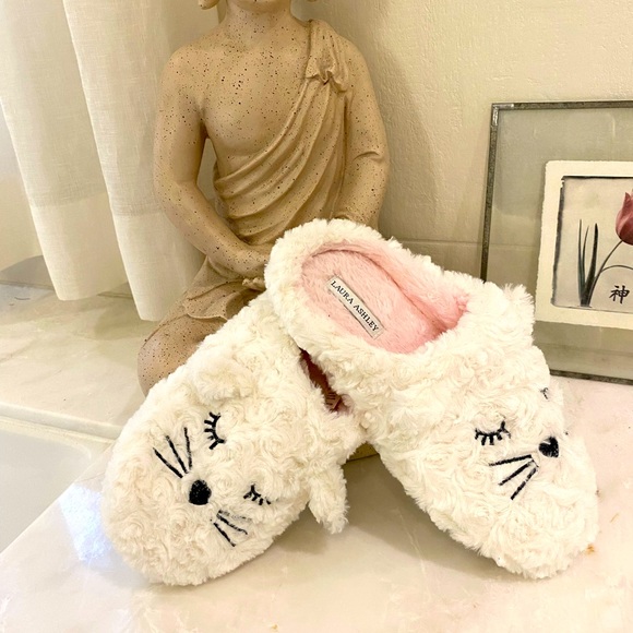 Laura Ashley Shoes - Gifted to a beautiful young Posher 🎁Laura Ashley slippers